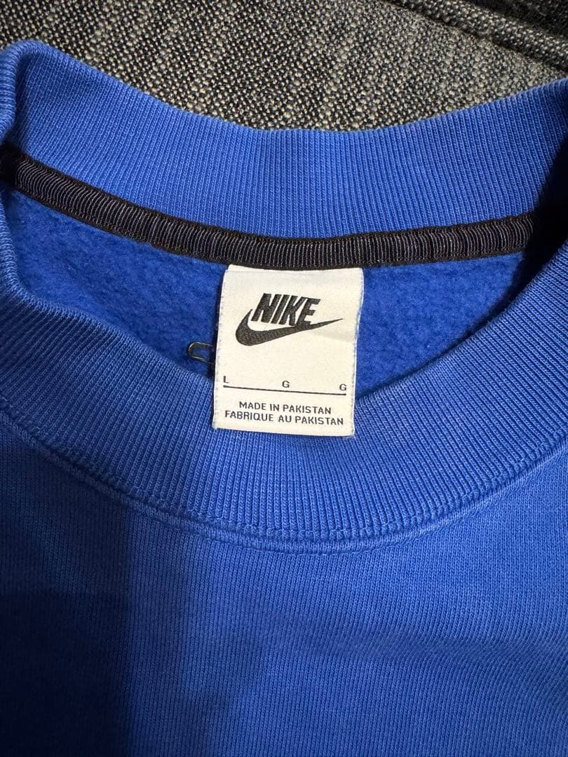 ナイキ×ステューシー ワンポイント刺繍ロゴ入りLサイズ スウェット