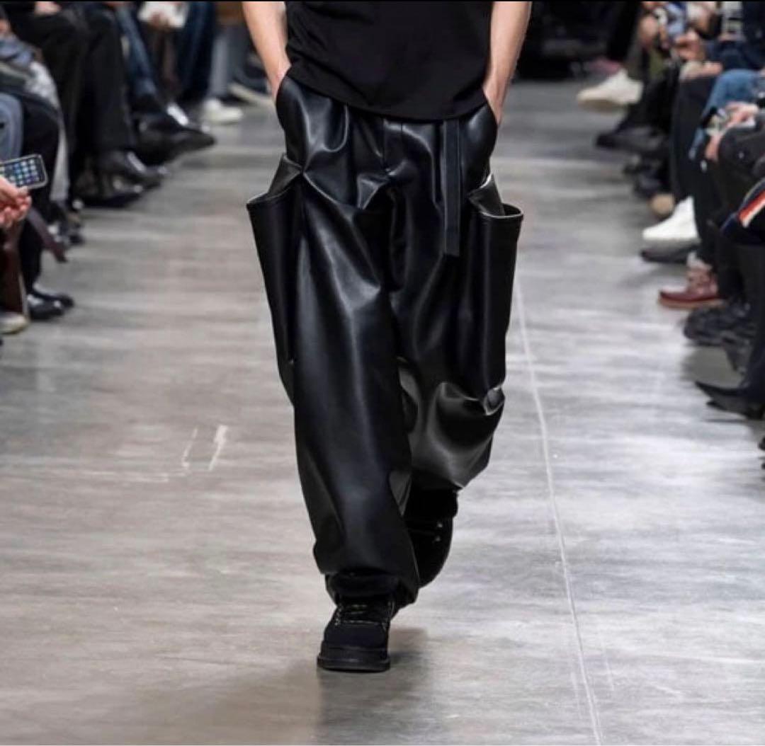サカイ sacai 25AW レザーパンツ Faux Leather Pants - メルカリ