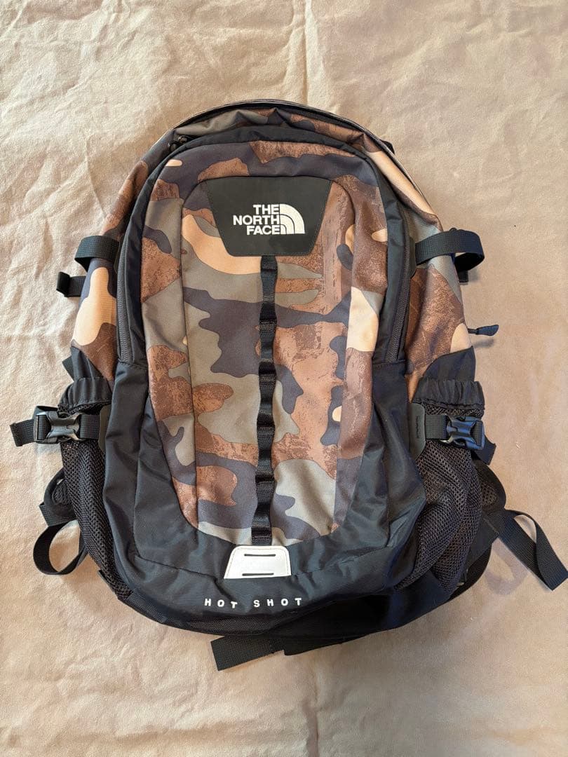THE NORTH FACE HOT SHOT カモフラージュリュック THE NORTH FACE HOT SHOT TNFCAMOPRINT 22SS-I（ザ ノース フェイス