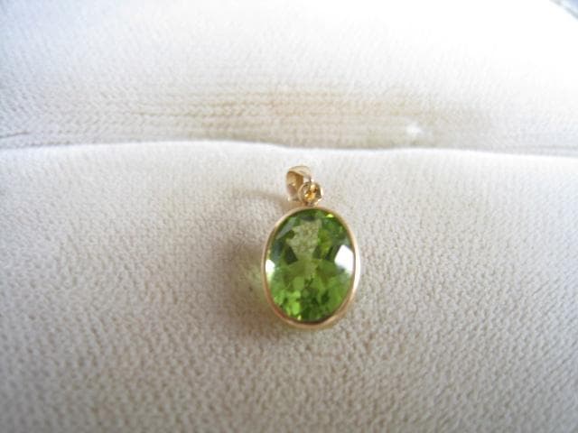 素敵！超輝き天然ペリドット幅8mmx6mm k18金イエローゴールドペンダント 楽天市場】ペリドット ネックレス 18k K18YG 18金 イエロー ゴールド