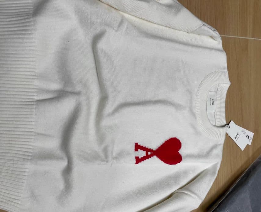 AMI PARIS ハート刺繍 ホワイトニット S11 - メルカリ