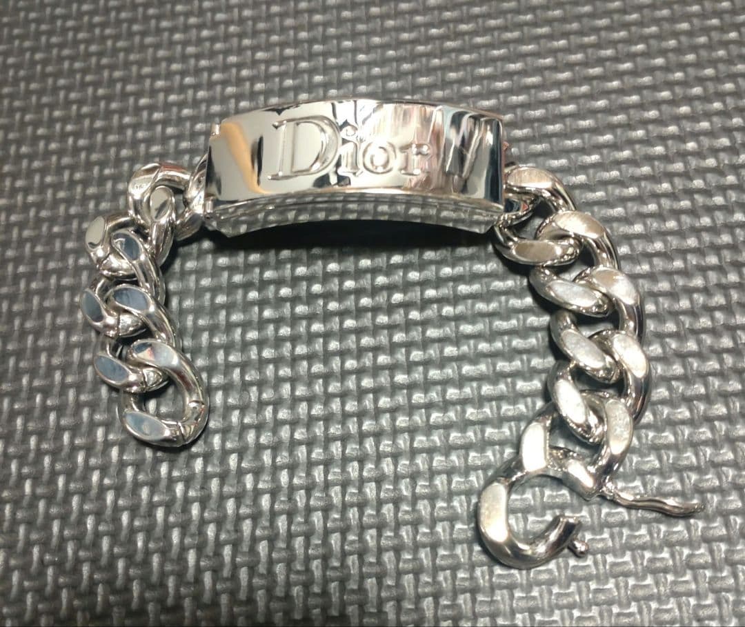 週末限定値下げ Dior リップブレスレット