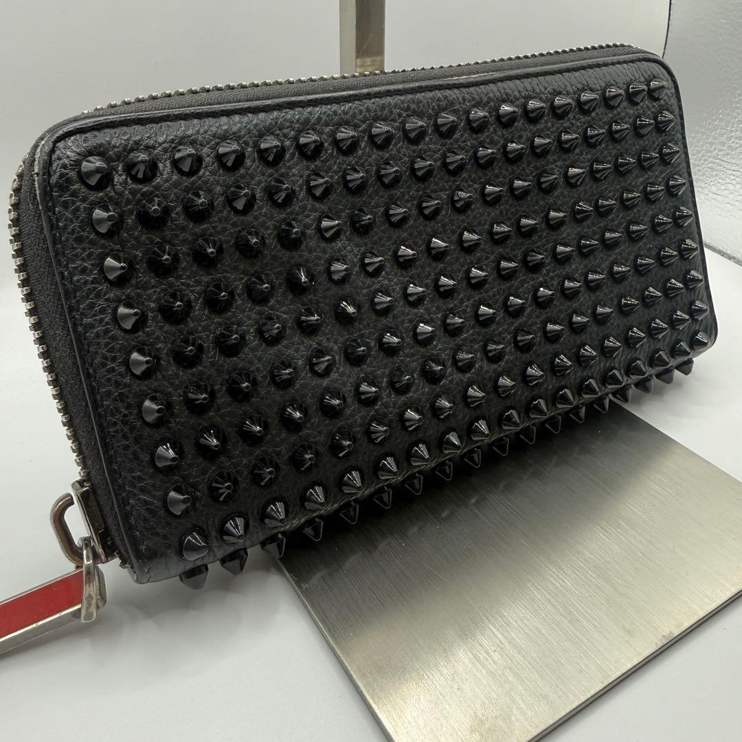 【人気】ルブタン 長財布 パネトーネ ラウンドジップ　ブラック　レザー ✨人気✨ ルブタン 長財布 パネトーネ ラウンドジップ ブラック レザー