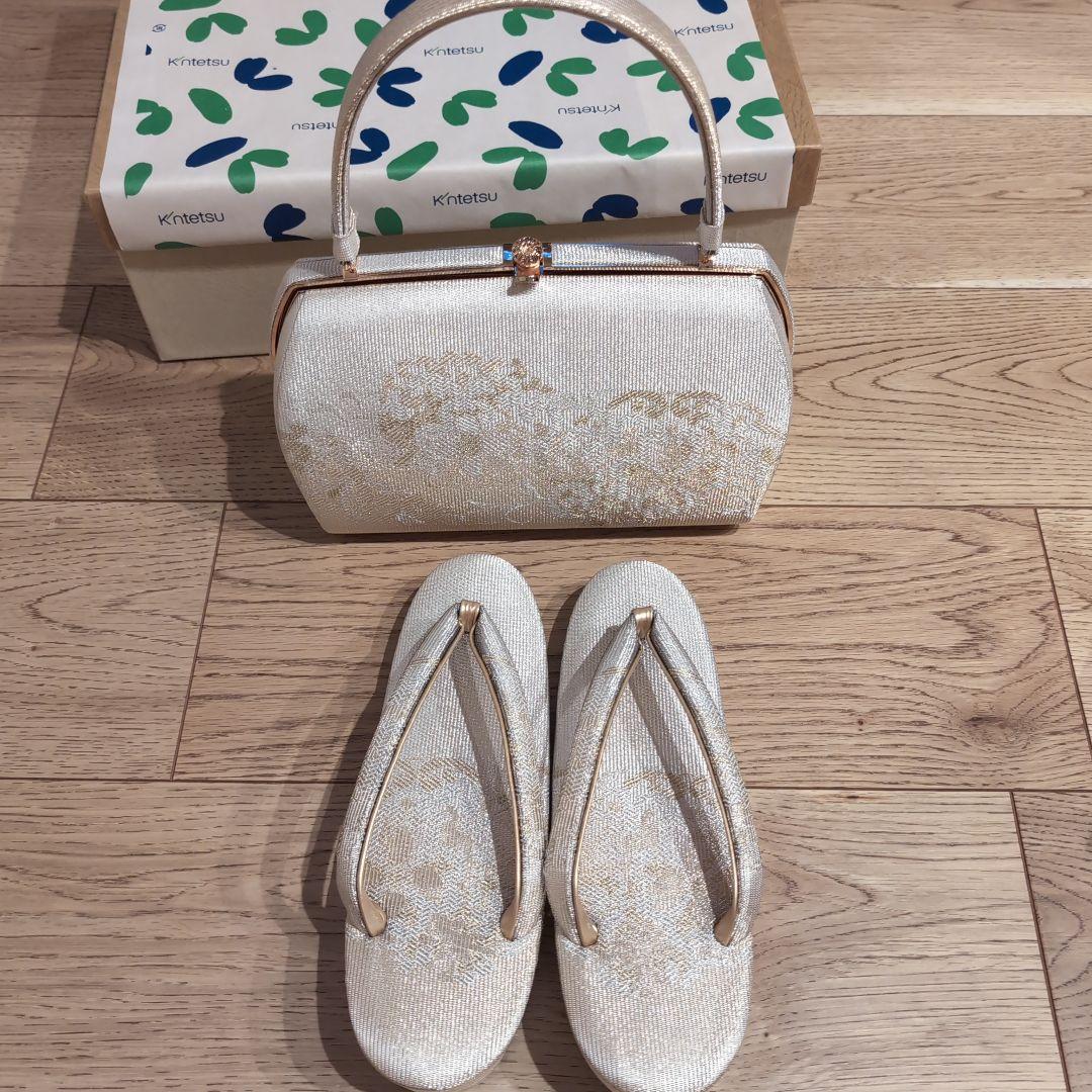 胡蝶履き　冠婚葬祭　草履バッグセット　ホワイトゴールド 草履バッグセット 「梅扇刺繍」（縦型 フリーサイズ）礼装用 太鼻緒 金