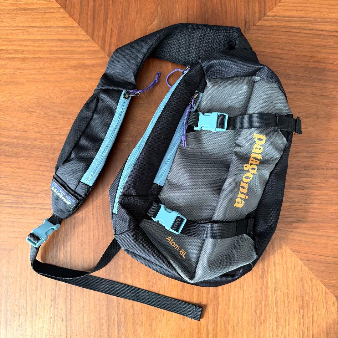 美品Patagonia アトムスリング8l グレーブルー パタゴニアボディバッグ Brandol / Patagonia パタゴニア ボディバッグ Atom Sling アトム