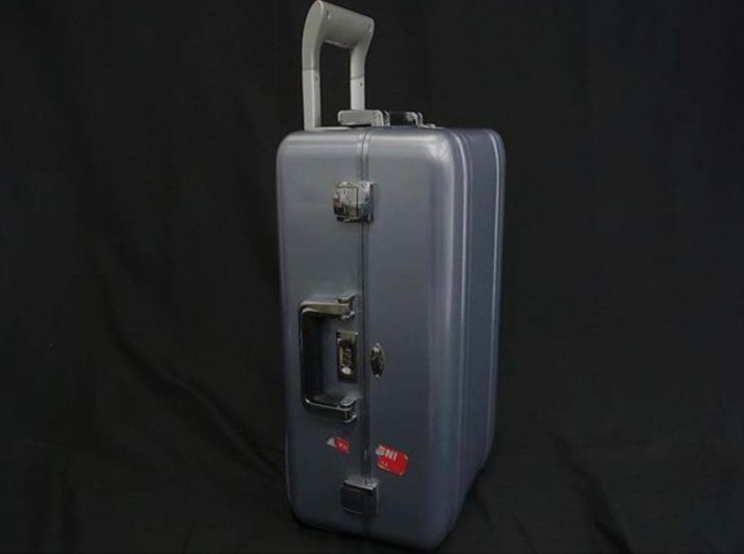 ジャンク品ZERO HALLIBURTON キャリーバッグ アルミFP5093 - メルカリ