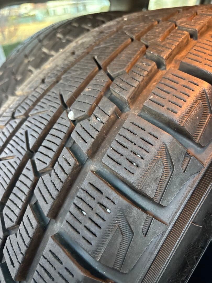スタッドレスタイヤ　265/65/R17 バリ山