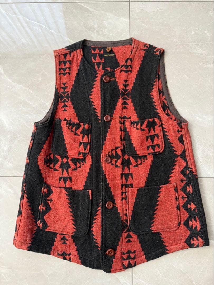 KAPITALウールラグベスト/ネイティブ柄/4ポケット/ナバホブランケット ネイティブ柄のブランケットベスト。 南米系の柄模様でウール地の