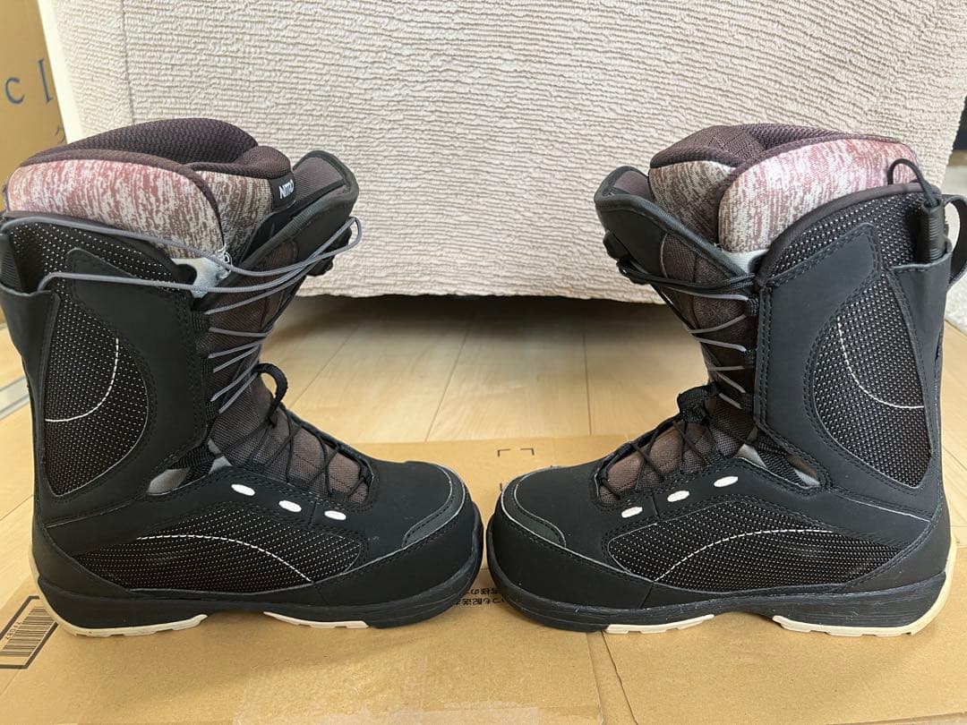 23-24 NITRO MONARCH カラー:BLACK 24.5cm