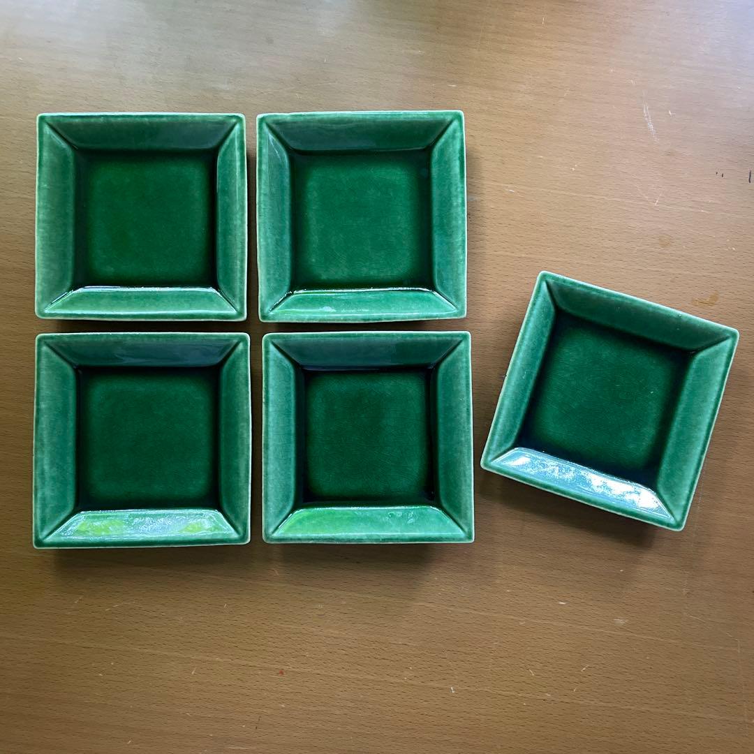 ソヨゴさま専用　　織部釉角皿（12.５cm×12.5cm×1.7cm）5枚