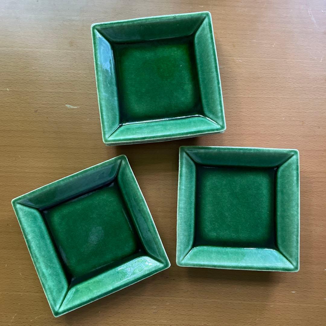 ソヨゴさま専用　　織部釉角皿（12.５cm×12.5cm×1.7cm）5枚