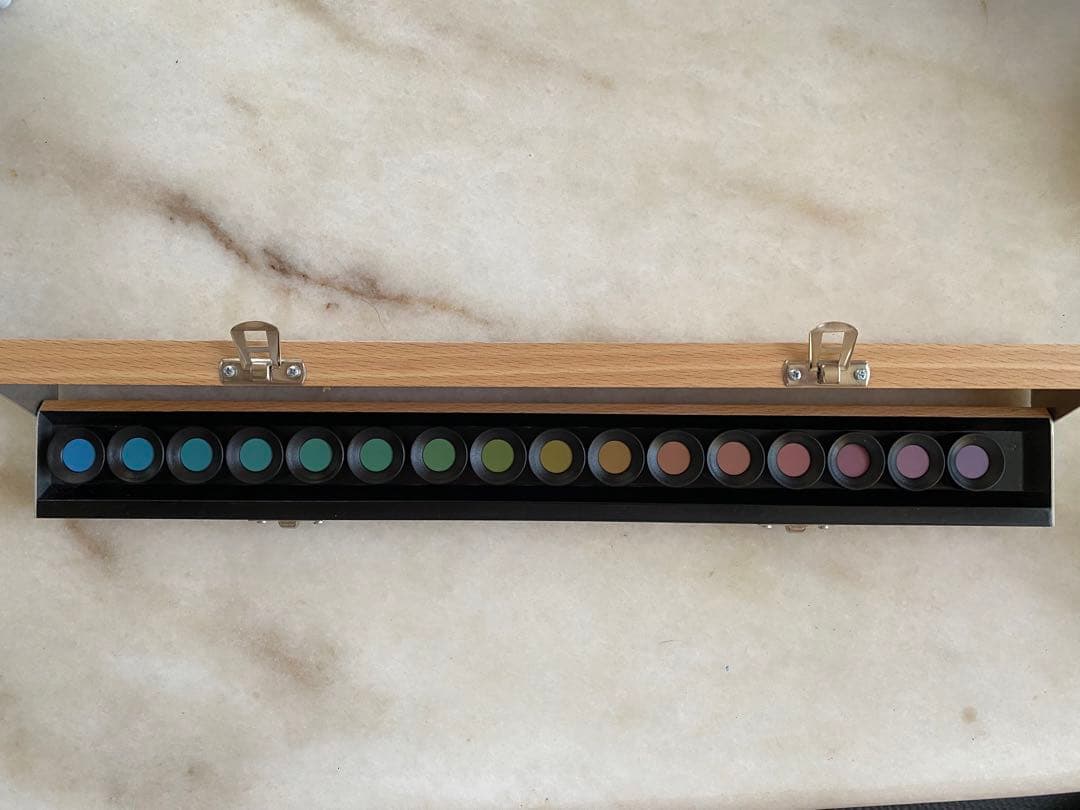 色覚検査器 パネル D-15 - メルカリ