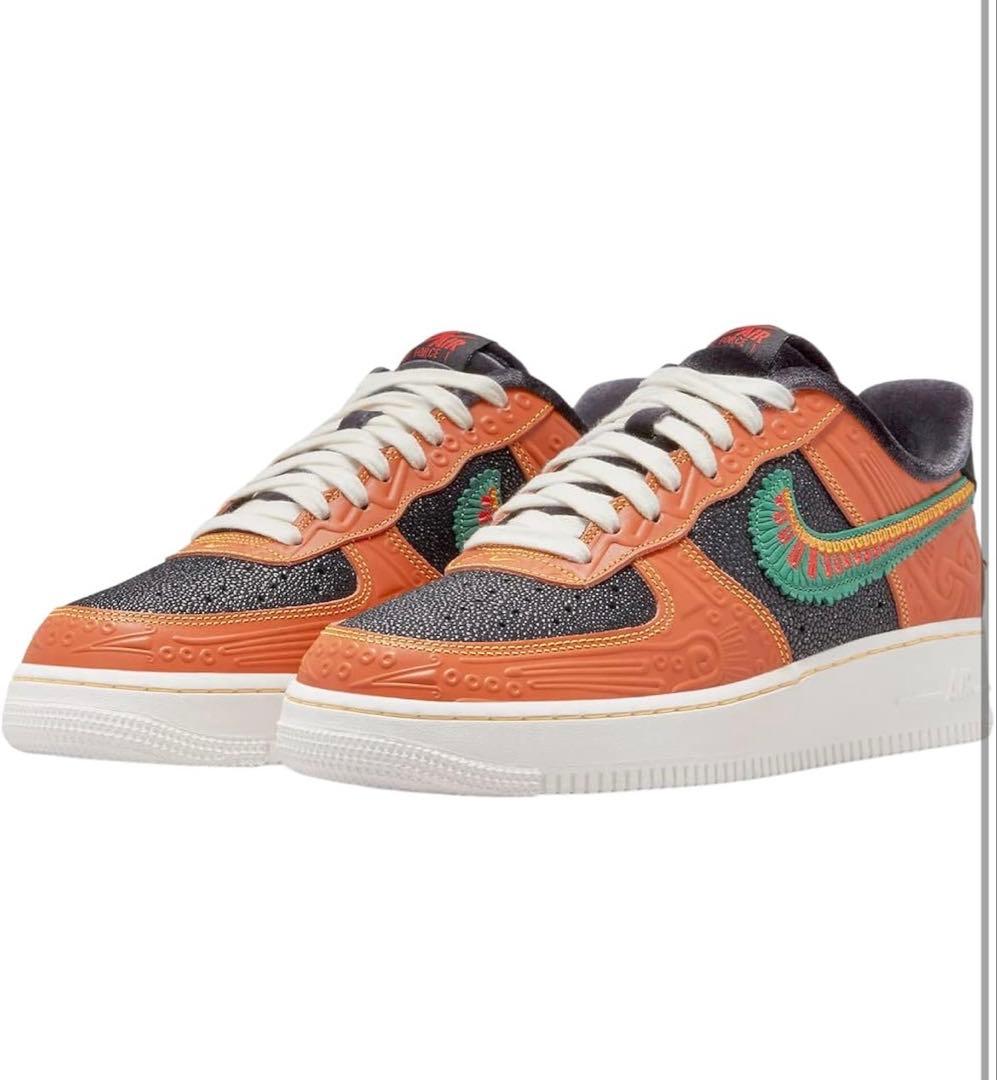 靴 Nike Air Force 1 Low \"Siempre Familia\" air-force-1-día-de-muertos-–-