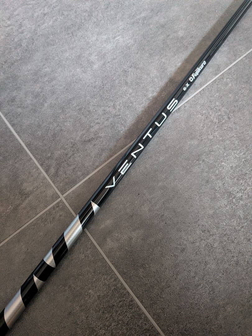 ●美品●テーラーメイドスリーブ 1W用 フジクラ ベンタスブラック 6X フジクラシャフト テーラーメイド用スリーブ付シャフト フジクラ