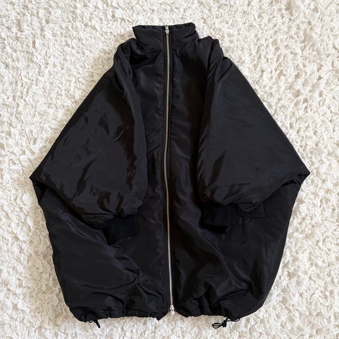 美品】BEARDSLEY ビアズリー 中綿BIG ポンチョ コート - メルカリ