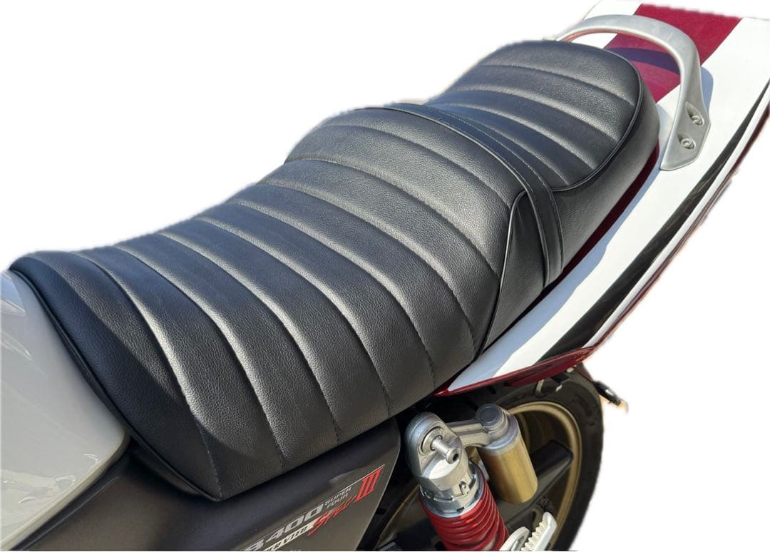 限定価格　cb400sf タックロールシート nc39 nc42 CB400SF NC39 NC42 全年式共用 タックロールシート 黒 赤パイピング