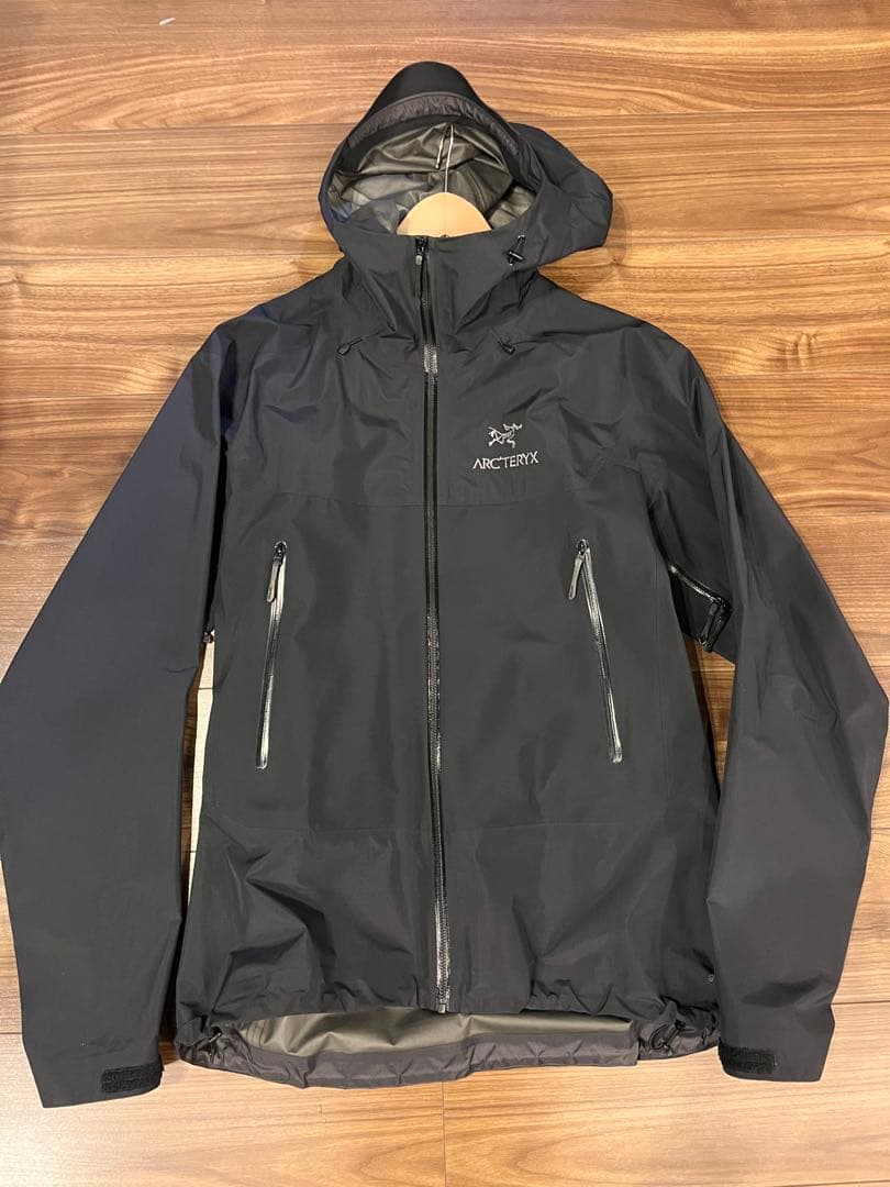 ARC'TERYX Beta SL Hybrid Jacket（M） Review: Arc'teryx Beta SL Hybrid Jacket - Gearlimits