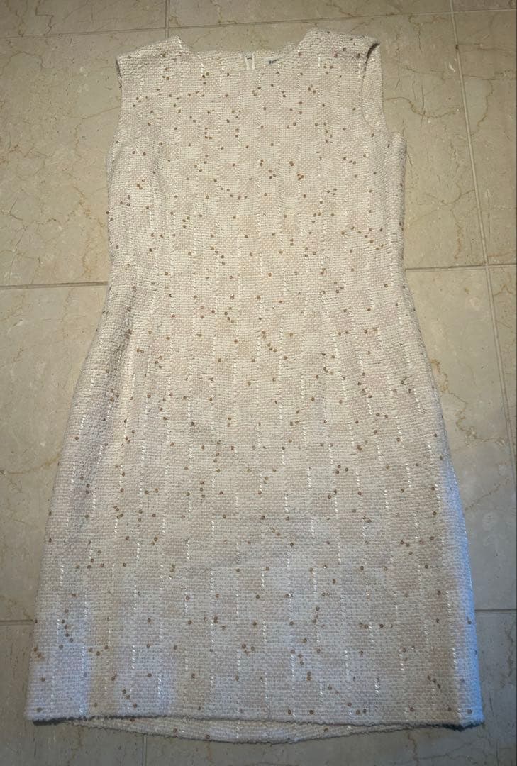 FOXEYフォクシーブティック ツイード白ワンピース40スパンコール卒業入学