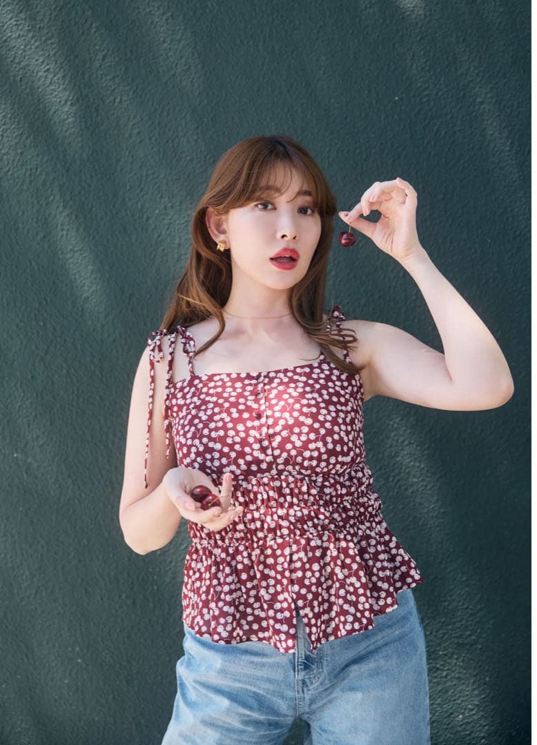 herlipto Cherry Pattern Strap Top Sサイズ - メルカリ