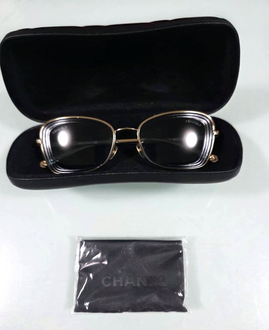 CHANEL 4254 c.395/80 ブルーレンズ　サングラス