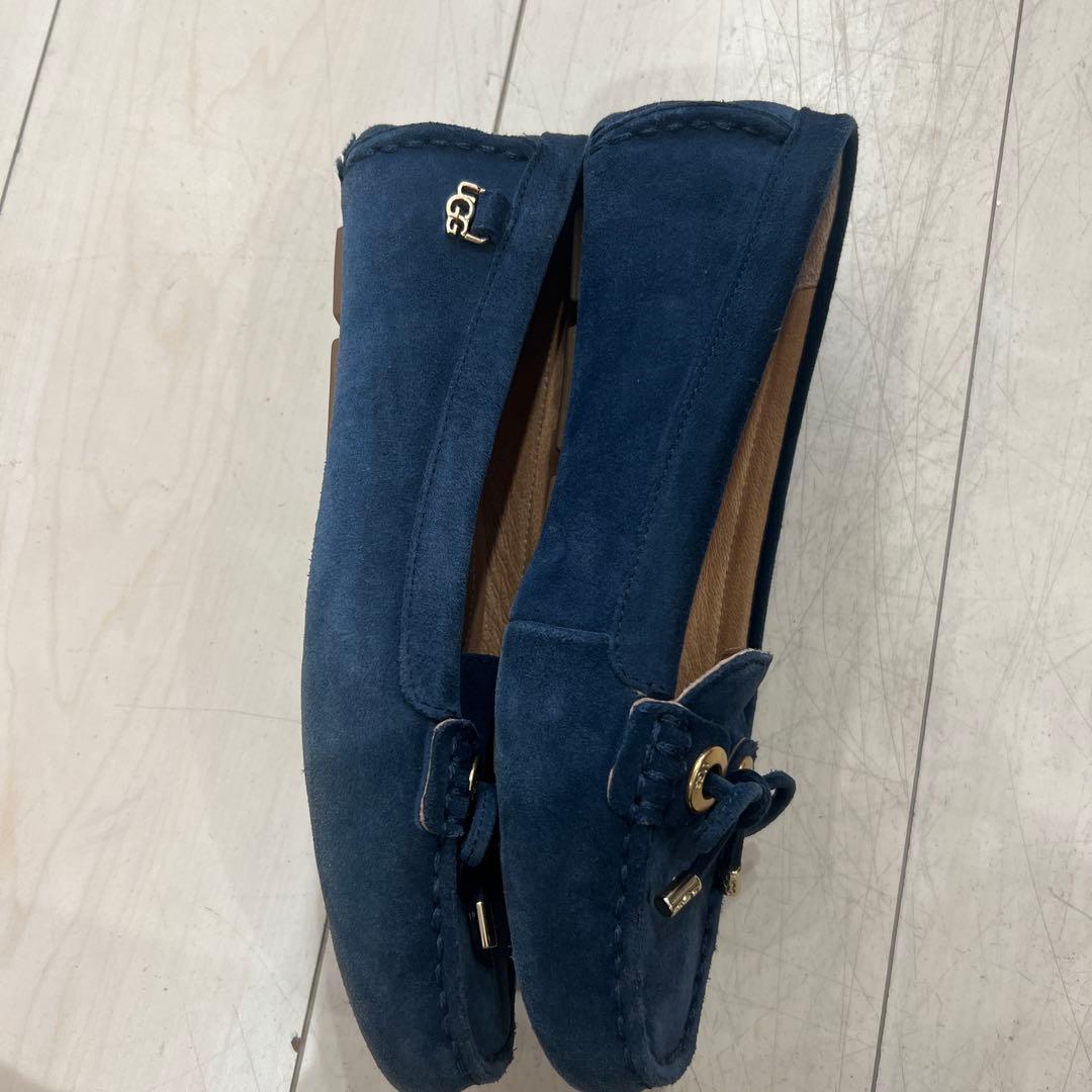 美品UGG ネイビー スエード モカシン - メルカリ