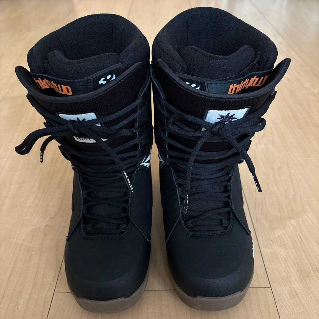 【しよん】THIRTYTWO LASHED X VOLCOM 25.5cm