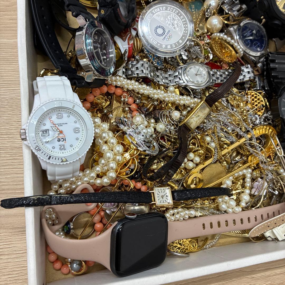 遺品整理 約1kg アクセサリー ネックレス イヤリング ブレスレット