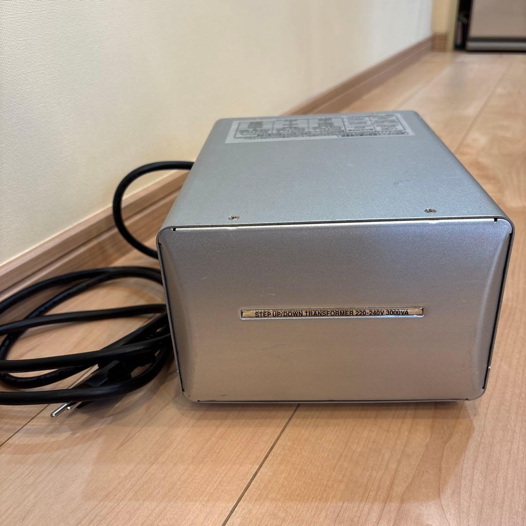 ★UTK★カシムラ変圧器 TTS-119C 大容量3000VA ヨーロッパ Amazon.co.jp: カシムラ(Kashimura) 海外国内用 変圧器 AC 220V ~ 240V
