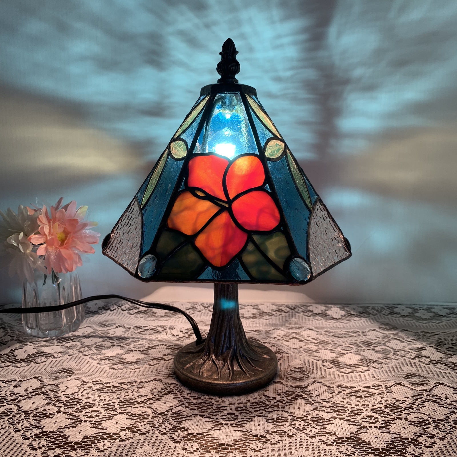 8月のステンドグラスランプ《アイランド》 - Lumiglass | minne byGMO