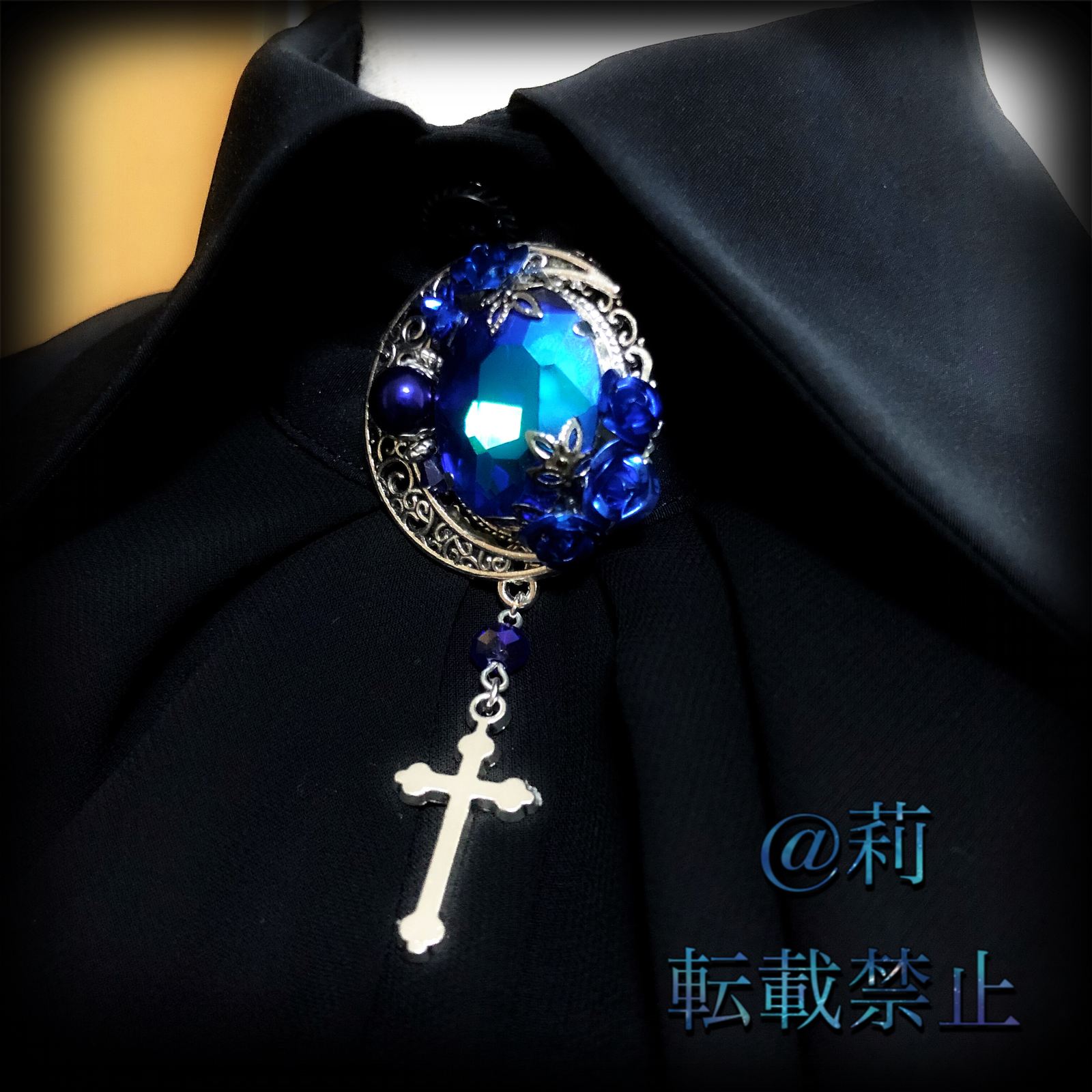 Piari ハンドメイド ブローチ 十字架 青 ハンドメイド作家 piari様