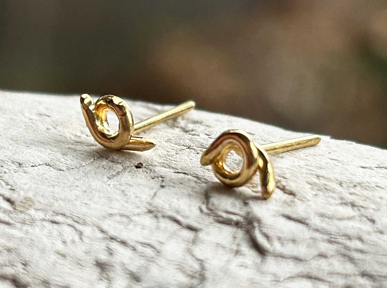 K24純金◇蛇スタッドピアス◇2025年干支◇K24 Snake Stud（片耳分