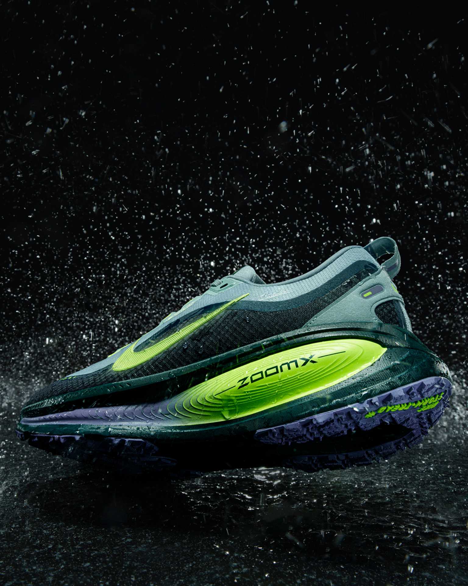 Nike Vomero 18 GORE-TEX Men's Waterproof Road Running Shoes with