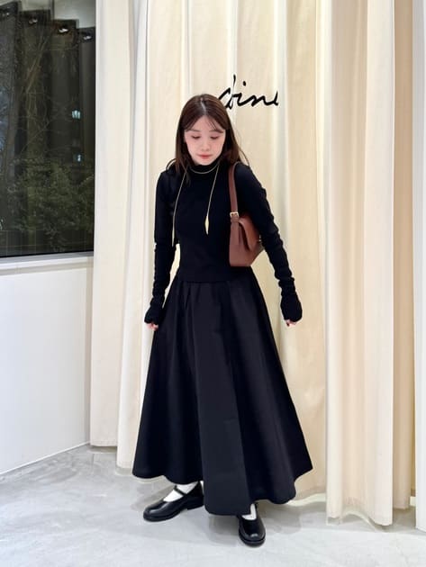 レザー ミディアム ショルダーバッグ