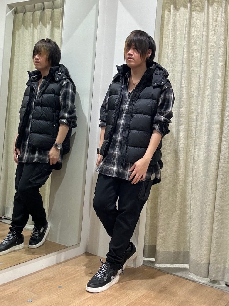 TATRAS (タトラス) フード着脱 セミシャイニー ダウンベスト POSEIDONE