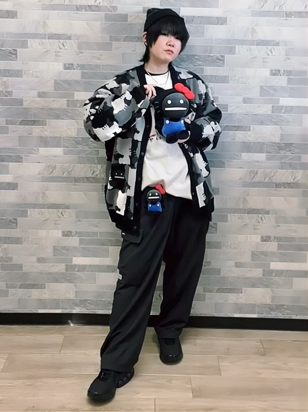 キティ シルエットパターン｜ジャカードVネックカーディガン｜ユニ