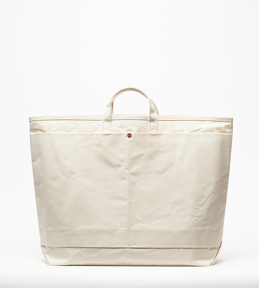 Base Tote L | This is a(n)