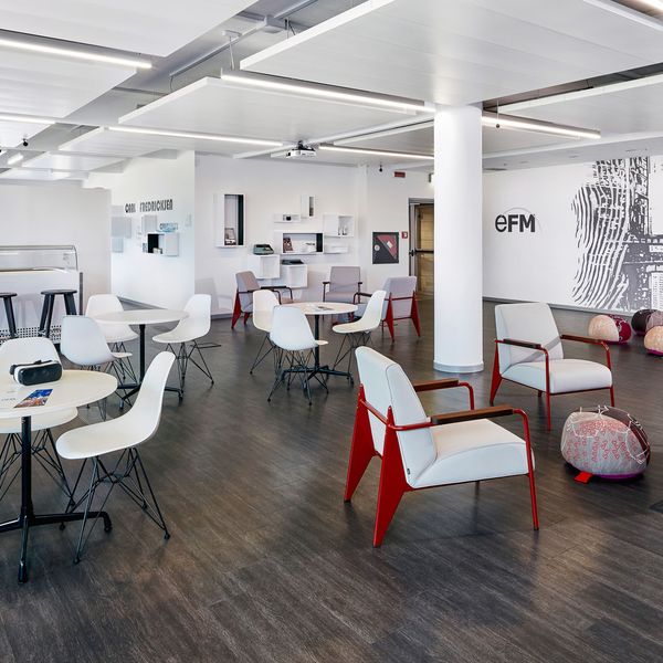 Bistro Table / ビストロ テーブル | Official Vitra® Website JP