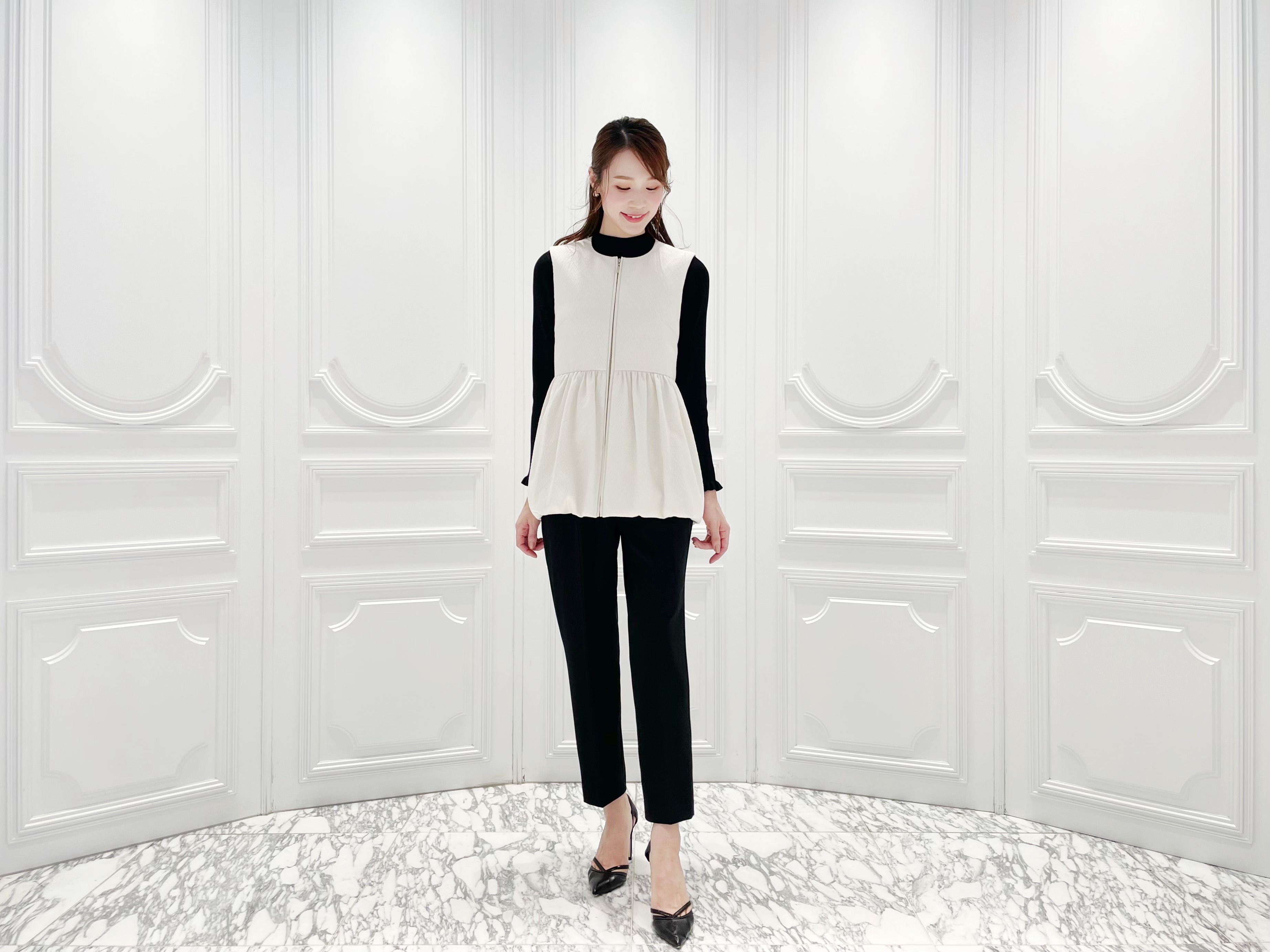 FINAL SALE 】50%OFF＜ ダイヤジャガードペプラムダウンベスト