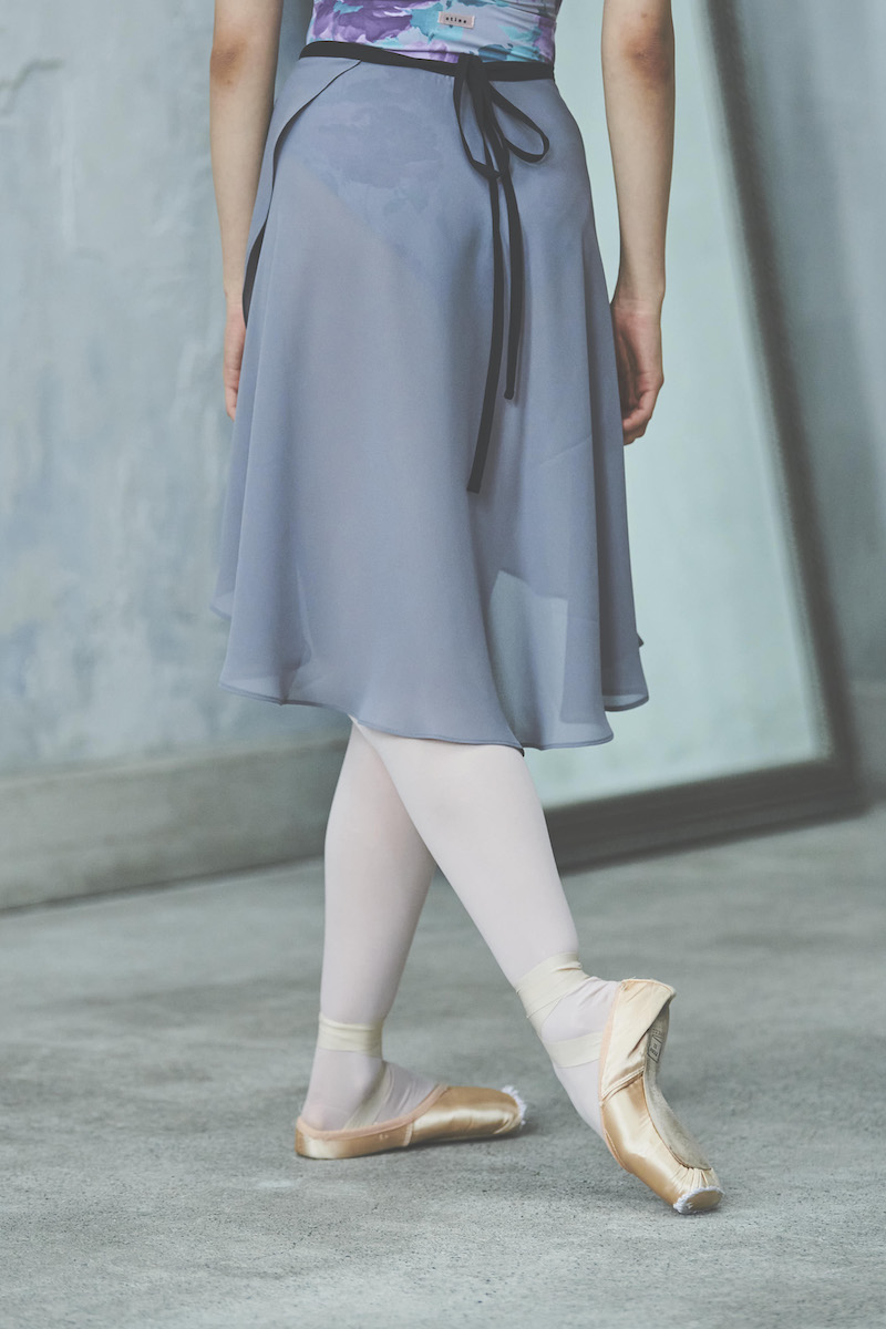 stina / black ribbon wrap skirt / gray