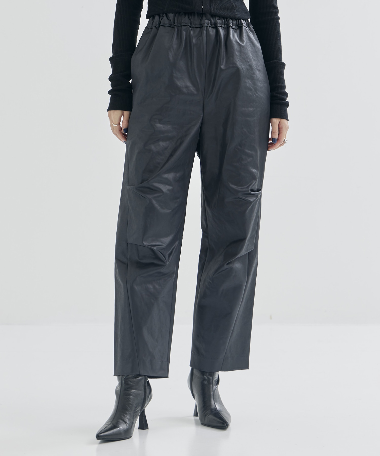 Leather touch trouser(36 BLACK): IIROT: WOMENS｜ STUDIOUS ONLINE