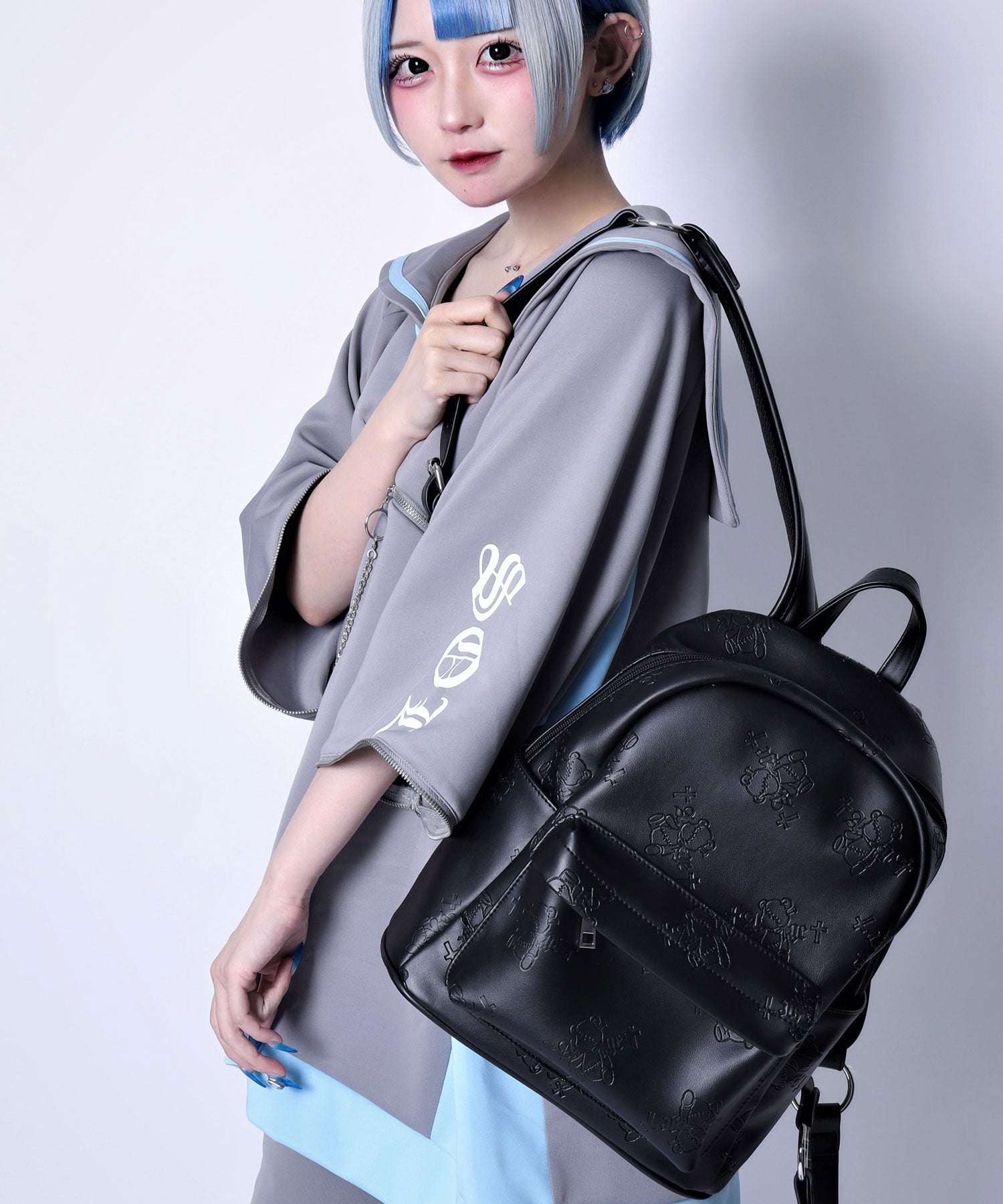 くぎベア型押し総柄リュック– A AM STUDIO