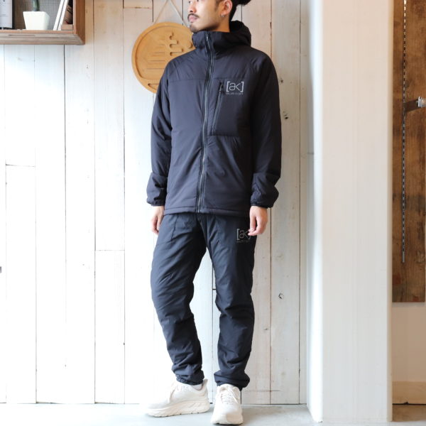 万能型インサレーション BURTON “[ak]HELIUM HOODED STRETCH INSULATED