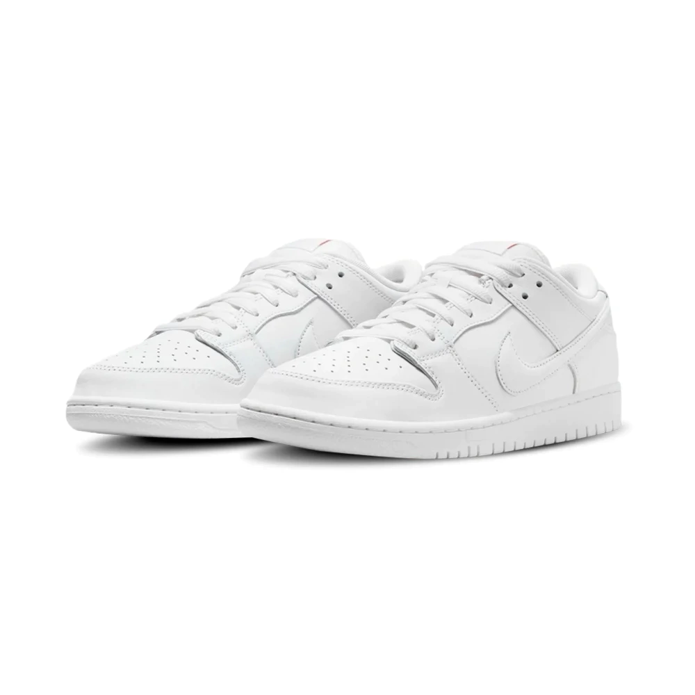 Tênis Nike SB Dunk Low Pro ISO Triple White