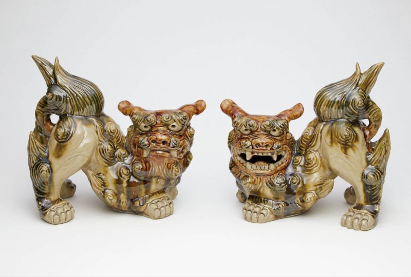 壺屋焼のシーサー」 沖縄県那覇市 島袋陶器所 現代に息づく職人技｜日