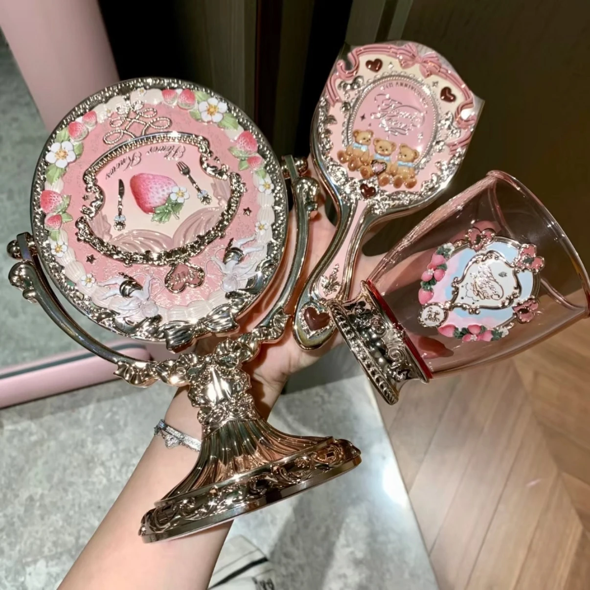 フラワーノーズ 9周年記念 デスクトップミラー エアクッション コーム