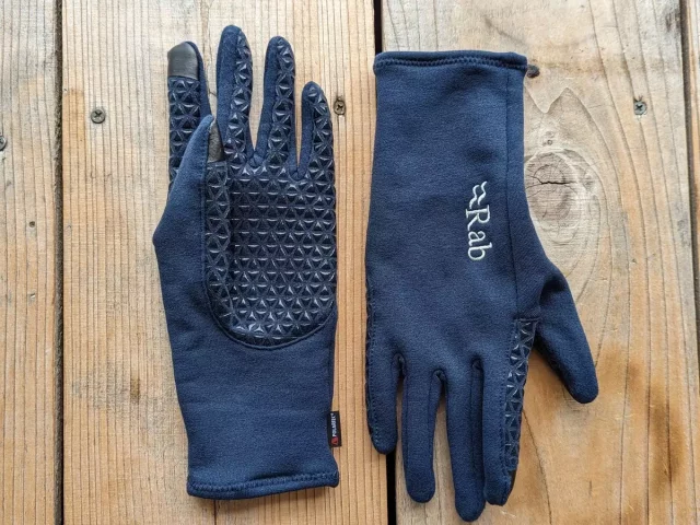 Rabの隠れ名品『パワーストレッチ コンタクトグリップグローブ