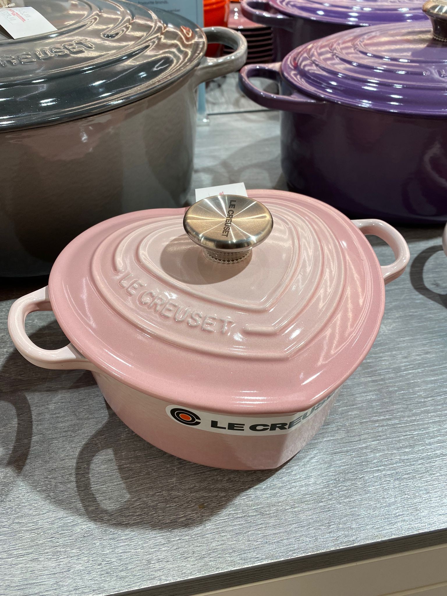 AzuraMart - Le Creuset Cast Iron Heart Cocotte - Shell Pink - 20cm