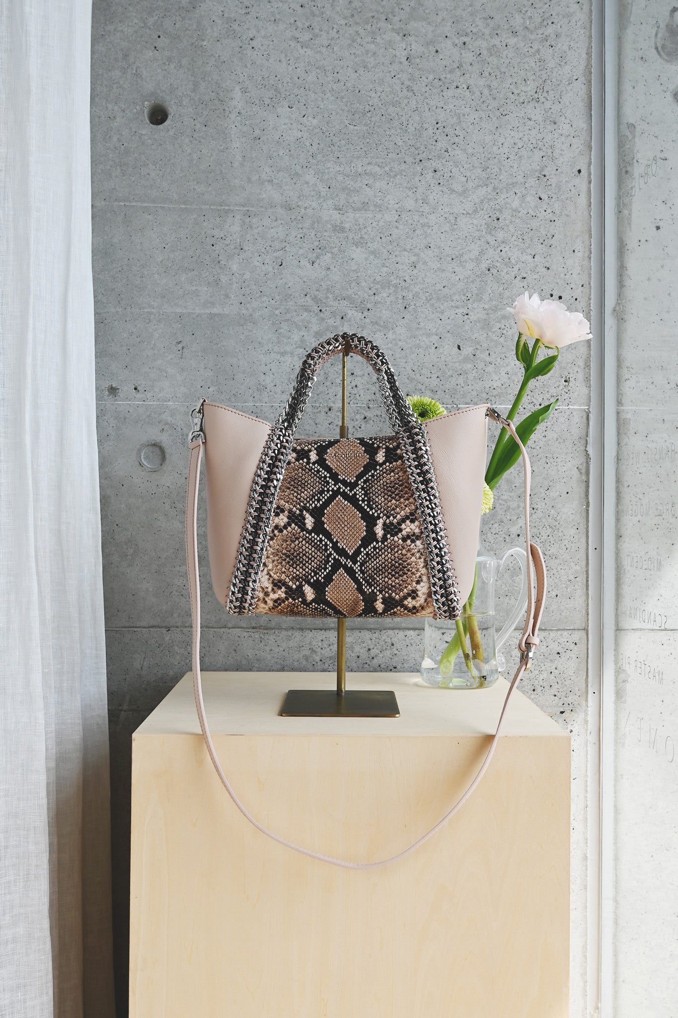 de couture（デクチュール）- イタリア製レザー チェーン トートバッグ