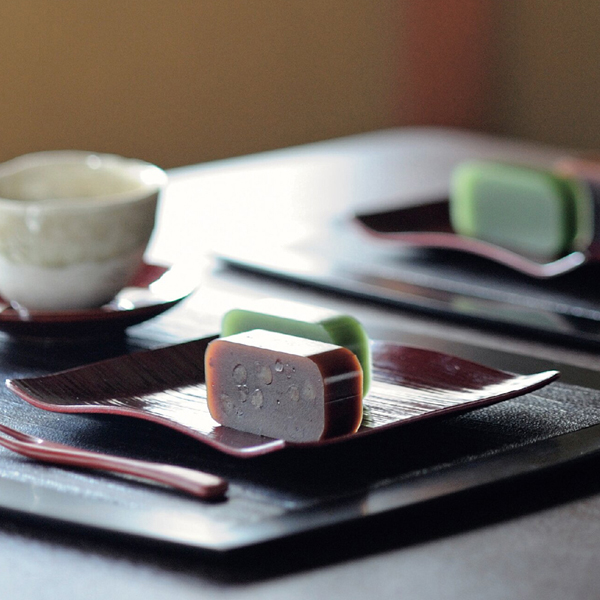 塩瀬総本家 / 特製羊羹詰合せ 3本入＊を贈るなら、多彩で高品質な