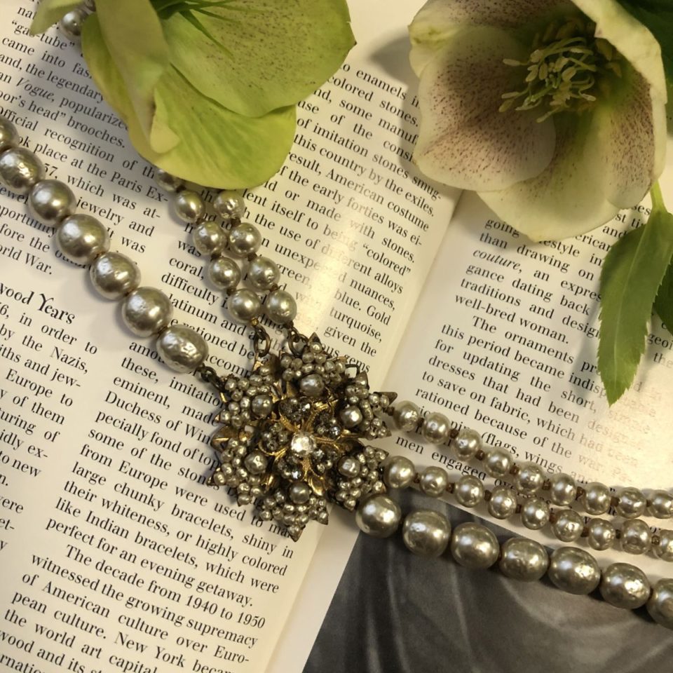 ミリアム・ハスケル「フラワー パール 3連ネックレス」《アンティック